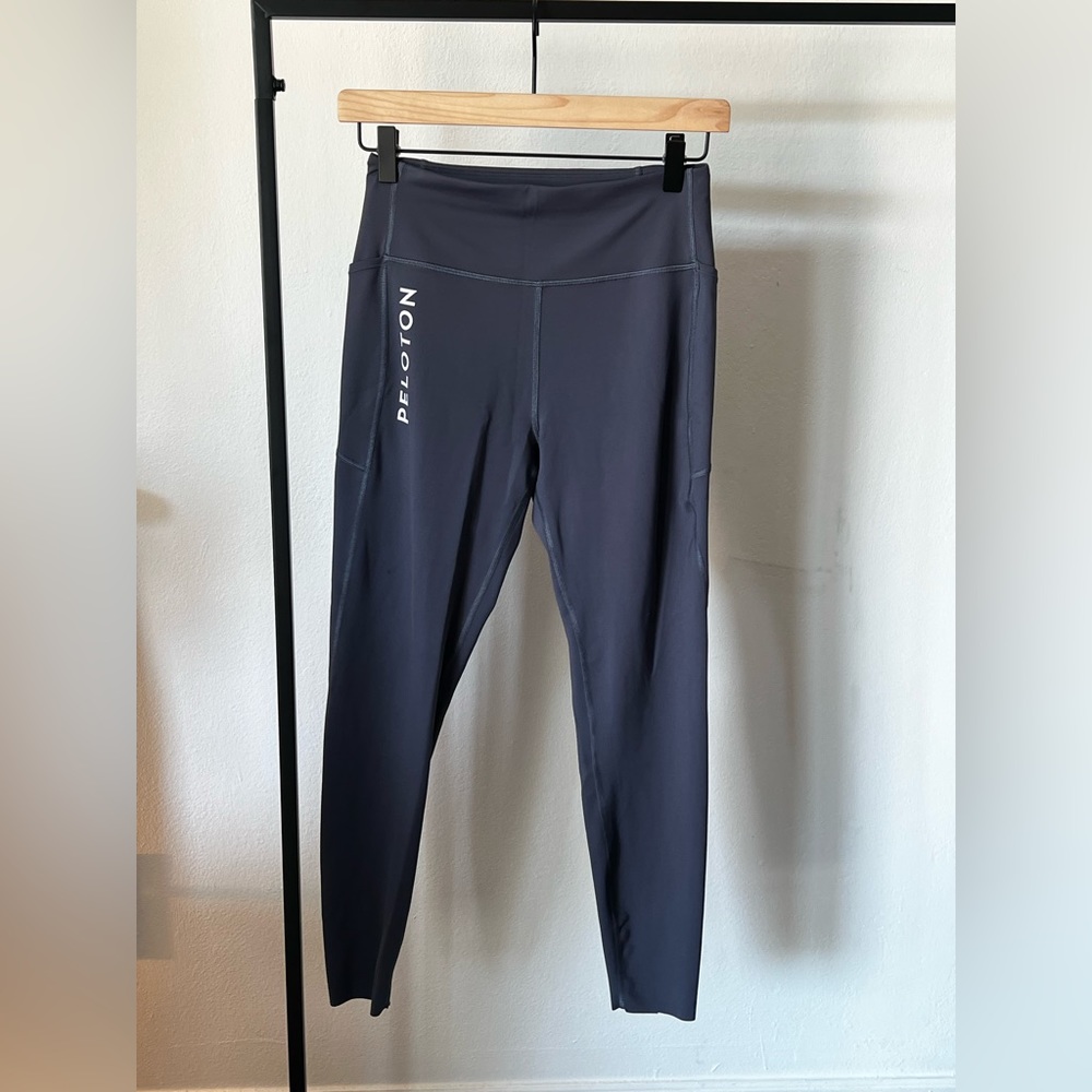 LASER CUT PELOTON LEGGINGS WITH POCKETS